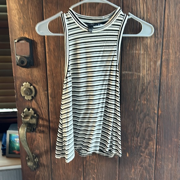 Volcom black and white tank top - Picture 4 of 4